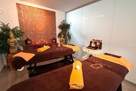 Massage en duo - Soin au choix avec thé et pâtisserie orientale  1 