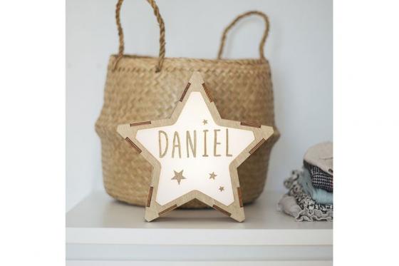 Veilleuse étoile personnalisable - Porte nom lumineux en bois  