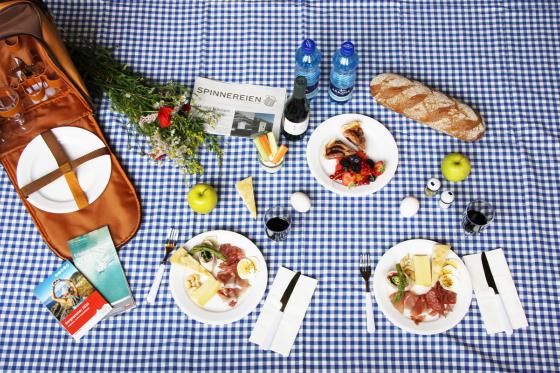 Kulinarik & Schifffahrt - Picknick-Rucksack und 3-Gang-Dinner für 2 Personen 2 