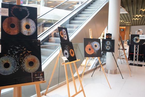 Iris Fotografie - 30x30cm auf Acrylglas, für eine Person 2 