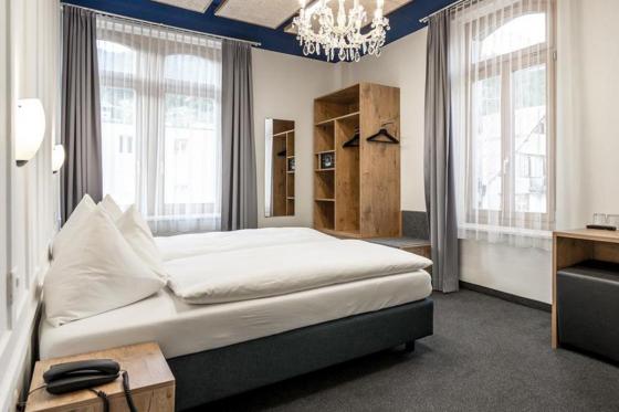 DAVOS: Hotel u. Skipass für 2 - inkl. Wellness Eintritt 1 