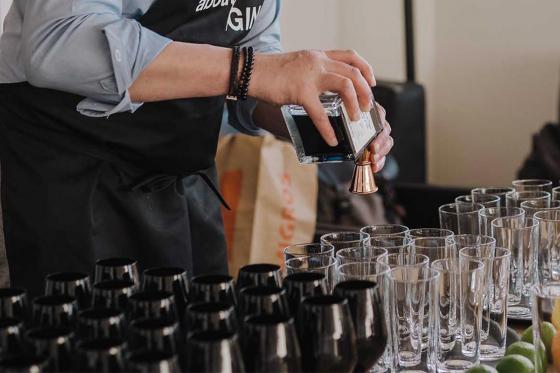 Gin Tasting zu Hause - mit dem Experten für 4 Personen 4 