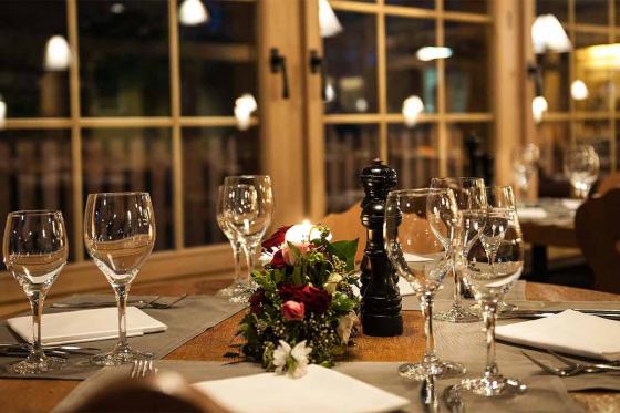 Repas pour deux à Gstaad - avec 2 verres de prosecco en guise d'apéritif 1 