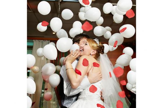 Canon à confettis rouges - Avec pétales de rose 7 