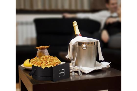 Rosenbox Gold - mit 18 Rosen 5 