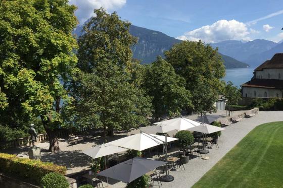 Frühstück im Schloss Spiez - inkl. Schifffahrt 2. Klasse auf dem Thunersee | 2 Personen 4 