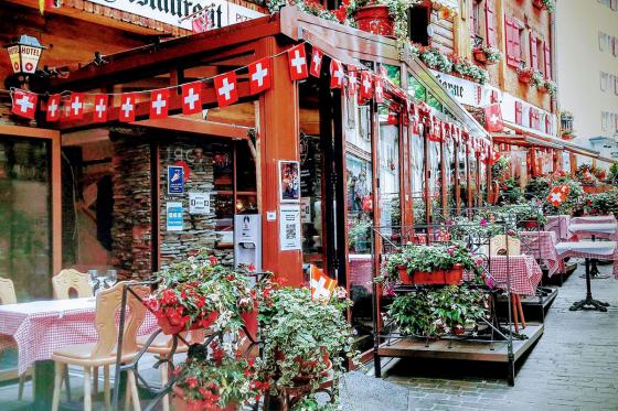 Wellness & Fondue in den Bergen - 2 Nächte inkl. Halbpension & Eintritt in die Thermalbäder 5 