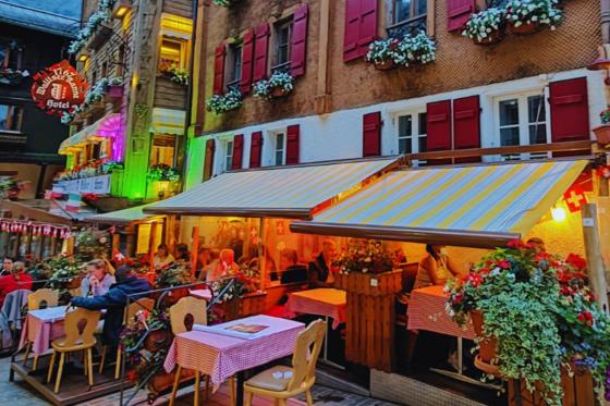 Wellness & Fondue in den Bergen - 2 Nächte inkl. Halbpension & Eintritt in die Thermalbäder 18 