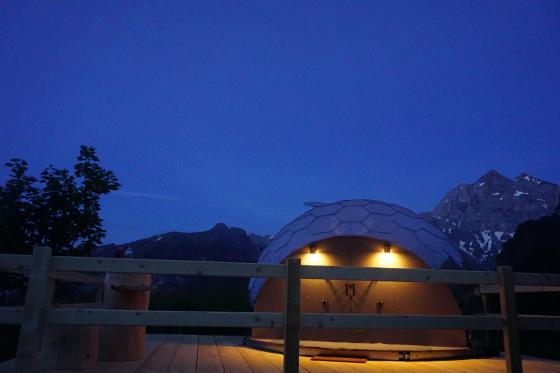 Glas-Iglu mit Hot Tub - für 2 Personen 6 