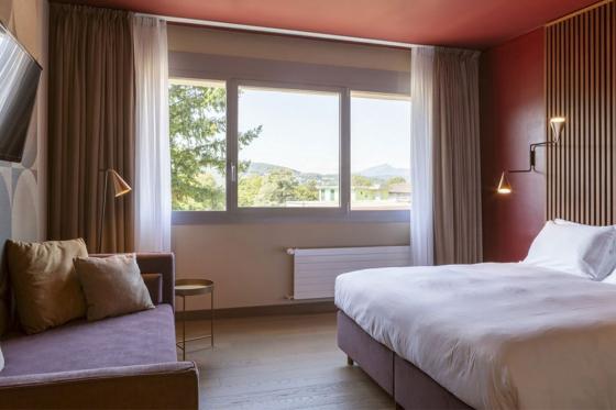 Nuit au Tessin & dégustation de vin - En Junior Suite avec menu à 3 plats pour 2 personnes 4 