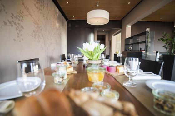 Nuit au Tessin & dégustation de vin - En Junior Suite avec menu à 3 plats pour 2 personnes 8 