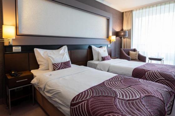 Wellness in Budapest - 2 Nächte im Aquaworld Resort inkl. Frühstück und Abendessen 4 