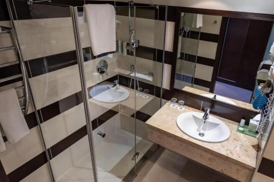 Wellness in Budapest - 2 Nächte im Aquaworld Resort inkl. Frühstück und Abendessen 5 