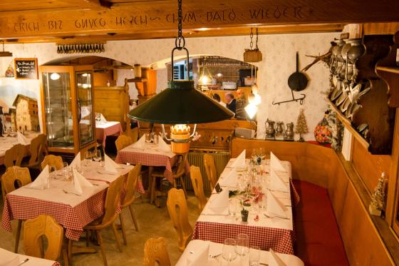 Fondue à Loèche-les-Bains - Menu pour 2 personnes 1  Fondue à Loèche-les-Bains - Menu pour 2 personnes 1