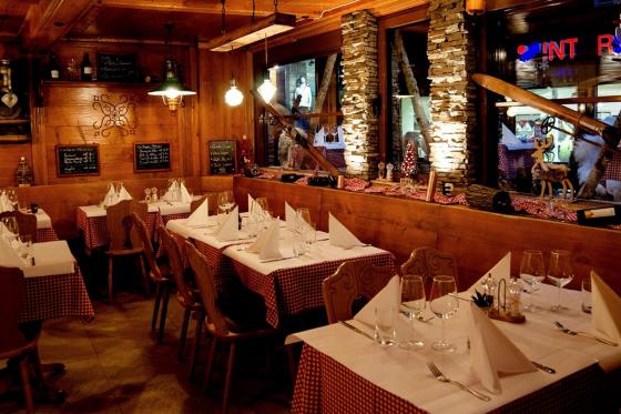 Fondue à Loèche-les-Bains - Menu pour 2 personnes 3  Fondue à Loèche-les-Bains - Menu pour 2 personnes 3