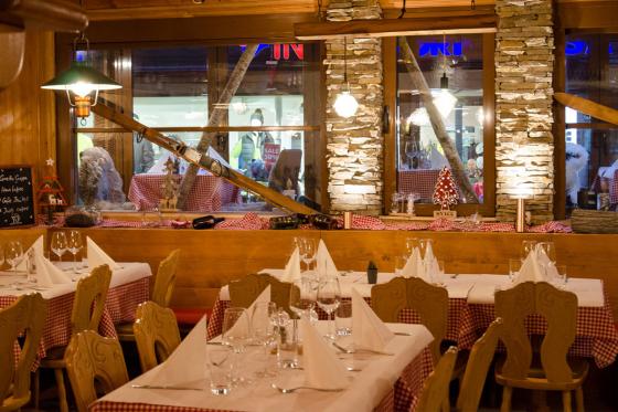 Fondue à Loèche-les-Bains - Menu pour 2 personnes 4  Fondue à Loèche-les-Bains - Menu pour 2 personnes 4