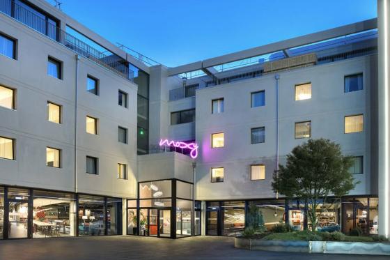 Hotel & Bodyflying in Sion - Übernachtung & Freifallsimulator im Windkanal für 2 Personen 2 