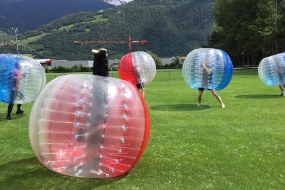 Bubble-Fussball im Wallis - 60 Minuten lang Spass für 8 bis 20 Personen 1 