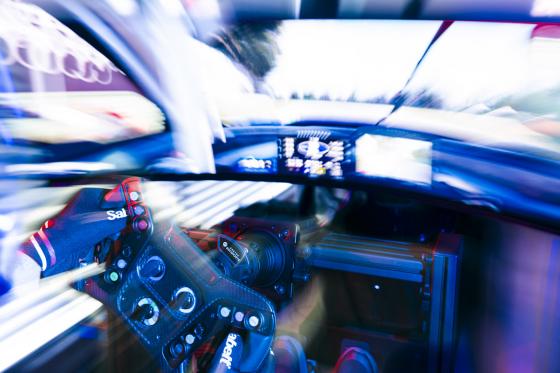 Rennsimulator Driving Experience - 60 Minuten für 1 Person  