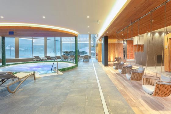 Day spa à Ovronnaz - avec accès illimité aux bains et au spa pour 1 personne  