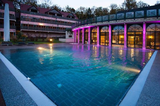 Séjour wellness romantique  - avec jacuzzi privatif, repas et déjeuner pour 2 personnes 2 