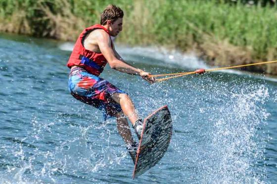 Téléski nautique pour 2 - Forfait 2h + Matériel + Repas inclus 5 
