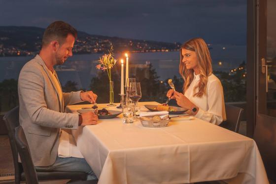 Spa & Dîner au coucher du soleil - pour 2 personnes à l'hôtel Belvoir de Rüschlikon 2  Spa & Dîner au coucher du soleil - pour 2 personnes à l'hôtel Belvoir de Rüschlikon 2