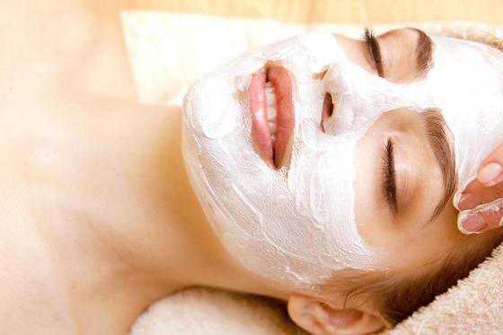 Gesichtsbehandlung zu Hause - 30-minütige Komplettbehandlung für 1 Person  