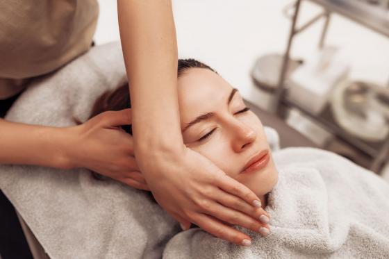 Gesichtsbehandlung zu Hause - 30-minütige Komplettbehandlung für 1 Person 1 