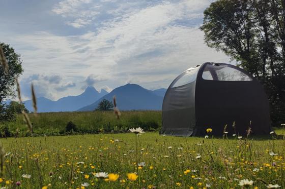 Séjour en tente panoramique - 1 nuit pour 2 personnes, avec petit déjeuner & repas du soir inclus  