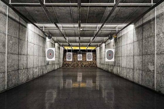 Indoor Schiessanlage - 3 Waffen nach Wahl, Sa-So  
