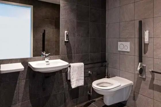 Nuit au B&B Hôtel Geneva Airport - Avec petit déjeuner & parking inclus | pour 2 personnes 3 