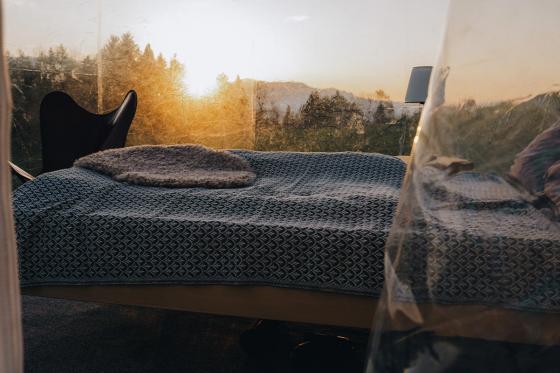 Bubble-Suite Übernachtung -  mit Ausblick auf die Berner Alpenkette für 2 Personen | wochentags 2 