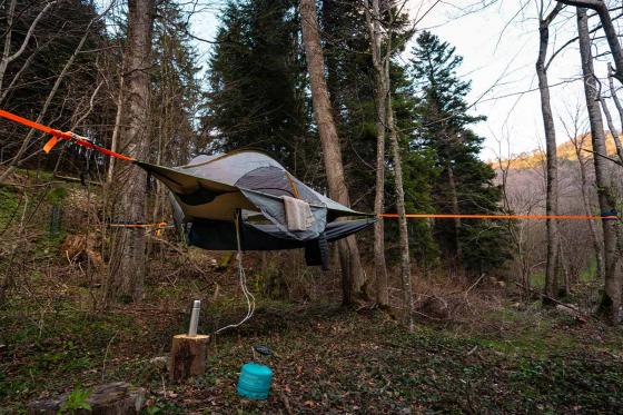 Nuit en tente suspendue - En semaine, dans le Jura bâlois & petit déjeuner pour 2 personnes 2 