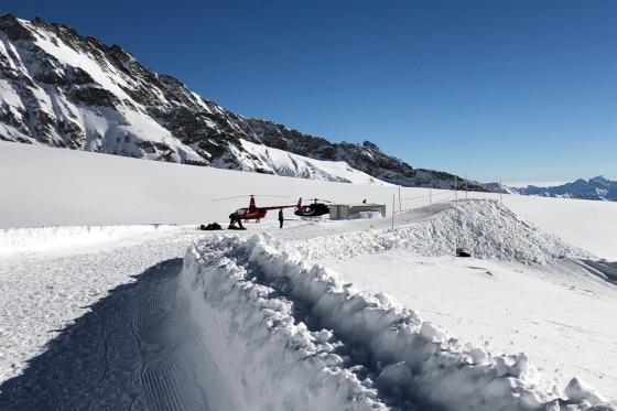 Jungfraujoch Helikopterflug - 45 minuten für 3 Personen 1 