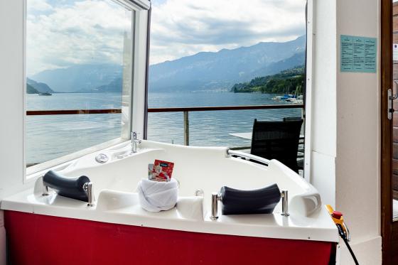 Übernachtung mit Whirlpool  - ausfahrbarer Pool im Zimmer, Dinner & Frühstück im 3* Hotel 1 