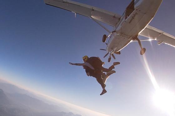  Saut en parachute - Dans la vallée du Rhin, vidéo incluse, pour 1 personne  