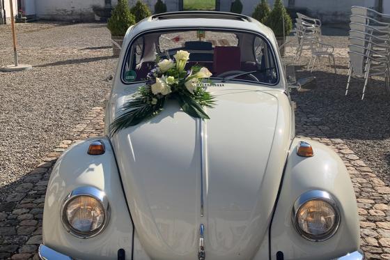 Excursion d'une journée en VW Coccinelle blanche - Conduisez vous-même cette voiture de collection à toit ouvrant 3 