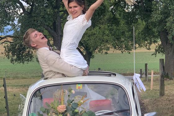 Excursion d'une journée en VW Coccinelle blanche - Conduisez vous-même cette voiture de collection à toit ouvrant 5 