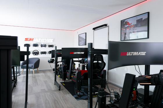 Simulateur de course - 30 minutes, pour 2 personnes 2  Simulateur de course - 30 minutes, pour 2 personnes 2