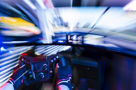 Rennsimulator Racing Experience - atemberaubende 60 Minuten für 2 Personen 2 