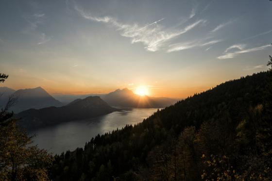 Schwebendes Restaurant - Atemberaubendes Dinner auf der Rigi für 2 Personen 4 
