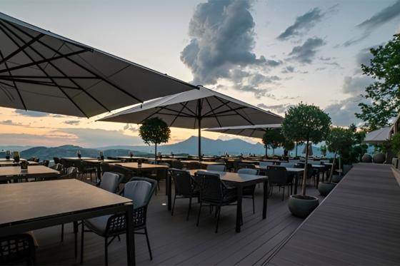 Kurztrip mit Panorama - Übernachtung inkl. Frühstück & Champagner auf dem Zimmer 10 