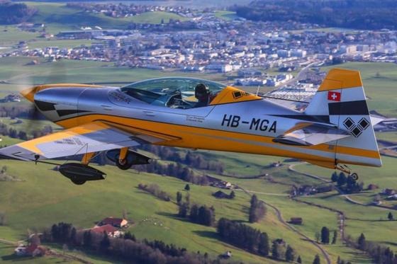 Vol de voltige dans les Alpes - Vol en avion d'env. 20 min au départ de Sion pour 1 personne  