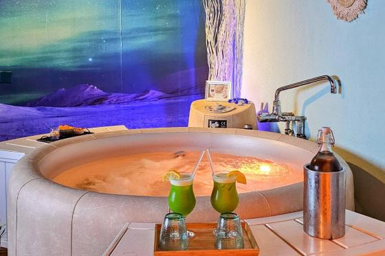 Romantischer privater Jacuzzi - Wellness-Angebot für 2 Personen | Vormittag und Nachmittag  