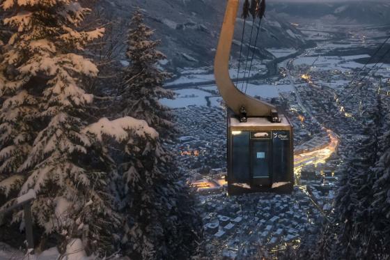 Wintererlebnis hoch über Chur - mit Schlittelabfahrt, Wanderung & Fondueplausch für 1 Erwachsene 2 