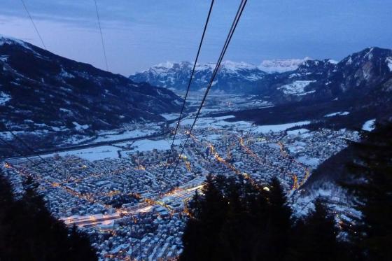 Wintererlebnis hoch über Chur - mit Schlittelabfahrt, Wanderung & Fondueplausch für 1 Erwachsene 4 