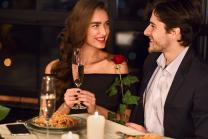 Romantisches Candlelight Dinner - 3-Gang Überraschungsmenü im Hard Rock Hotel für 2 Personen