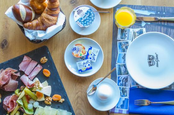 Romantik Übernachtung - 1 Nacht im romantischen Superior Zimmer zu zweit 11 