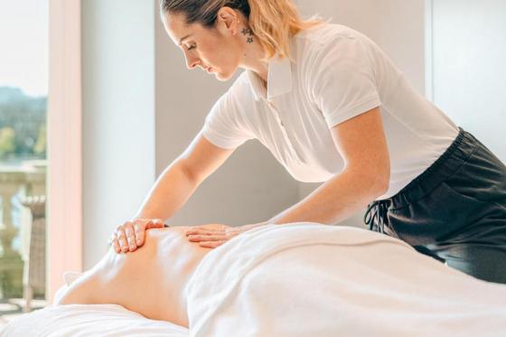 Day Spa & Aroma Öl Massage - inkl. 50min Ganzkörper Massage im Grand Hotel National für 1 Person 4 